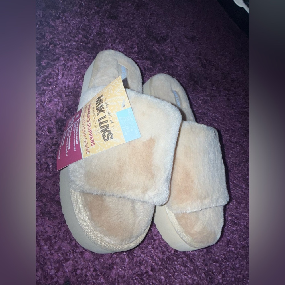 Muk Luks NWT Women’s Platform Slipper - Kirstey Slide, Irish Cream, Size M (7-8)